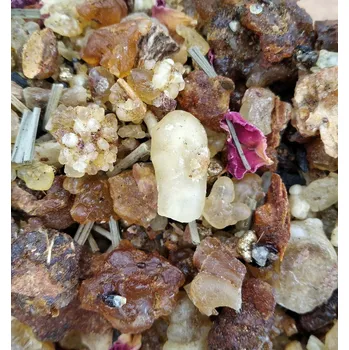 Vonný olej Stesk Velikost M - 15g: Toto balení obsahuje 15g v dárkové kovové krabičce, s proměnlivými motivy zdobení.