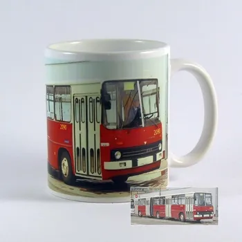 Hrnek s autobusem Ikarus