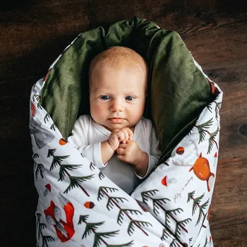 Zavinovačka Lily is sailing Péřová zavinovačka - Lesní život khaki Velikost: 80 x 80 cm, Varianta: povlak zapínání na knoflíky