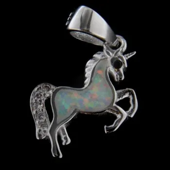 Přívěsek Stříbrný přívěsek s kamenem