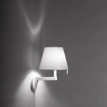 Nástěnné svítidlo Artemide 0720010A Melampo, nástěnná designová lampička k posteli ve stříbrné úpravě bez vypínače, 1x42W E14, výška 35cm