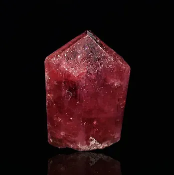 Přírodní kámen Rubelit (turmalín) z Ruska 33x20mm