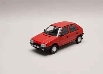 autíčko WhiteBox Škoda Favorit 1989 1:24