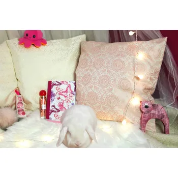 Polštář HEDVA ČESKÝ BROKÁT Povlak na polštář brokát 50x50 ZAJÍCI přírodní/růžová