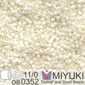 Korálek Korálky Miyuki Delica 11/0. Barva Matte Opaque Cream DB0352. Balení 5g.