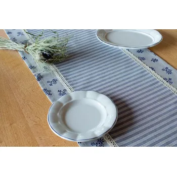 ubrus Běhoun z kanafasu modré proužky a světlé kytičky s krajkou Vzor kanafasu: Tmavé trojité proužky, Běhouny sešívané: 43x200cm