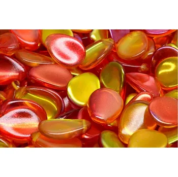 Korálek Lístek sasanky 11x16mm č. 81 (11x16mm)