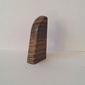 Podlahová lišta K - Produkt Komponent k liště KP4 - 517 Barva komponentu: Ukončení pravé (na modelu vpravo)