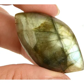 Přírodní kámen Labradorit ve tvaru mugle s barevnými odlesky 14g