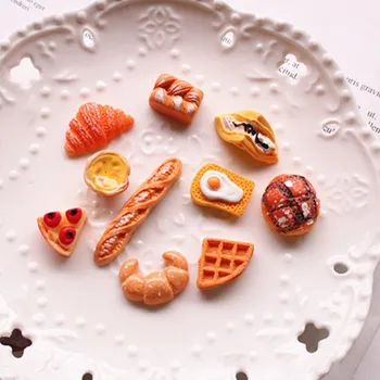 Doplněk pro panenku Potraviny a nápoje pro panenky Barbie Varianta: 10 ks pečiva