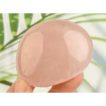 Přírodní kámen Hladký kámen růženín z Madagaskaru 149g