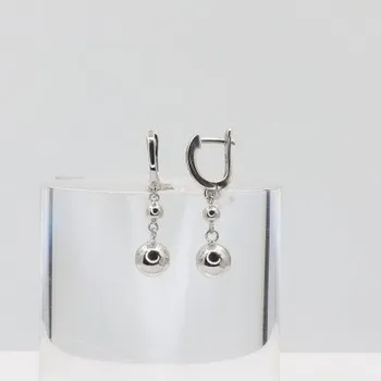 Náušnice Stříbrné náušnice s klasickým zapínáním