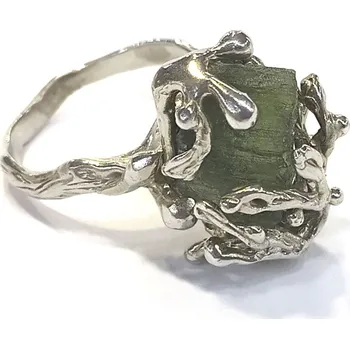 Prsten stříbrný prsten s vltavínem L400