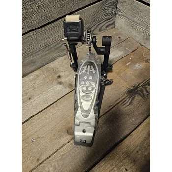 Pedál k bicím pedál Pearl P-122