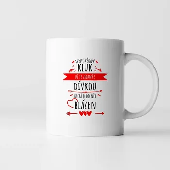 Žertovný předmět Tento pěkný kluk už je zadaný s dívkou - hrnek s potiskem