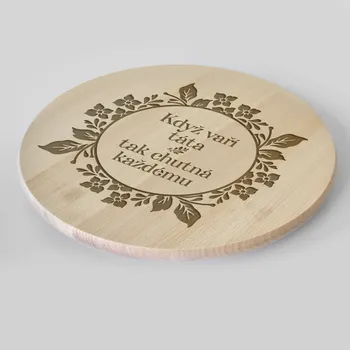 Žertovný předmět Když vaří táta tak chutná každému - kulaté prkénko s gravírováním