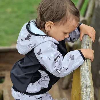 Chlapecká bunda Yháček Softshellová bunda Yháček, zimní, Lesní zvěř na šedé Velikost: 86