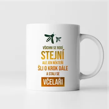 Žertovný předmět Všichni se rodí stejní - včelař - hrnek