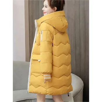 Dámský kabát Ležérní dámský zimní kabát s designovým lemem na rukávech Barva: Žlutá, Velikost: XL