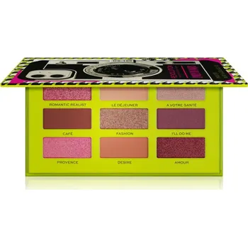 Paletka dekorativní kosmetiky Makeup Revolution X Emily In Paris paletka pudrových očních stínů odstín Camera Queen 6,3 g