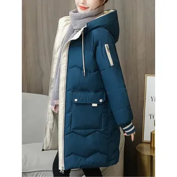 Dámský kabát Ležérní dámský zimní kabát s designovým lemem na rukávech Barva: modrá, Velikost: XXL