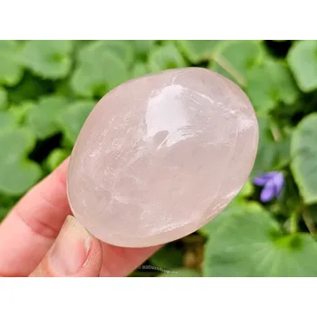 Přírodní kámen Růženín kámen z Madagaskaru 151g