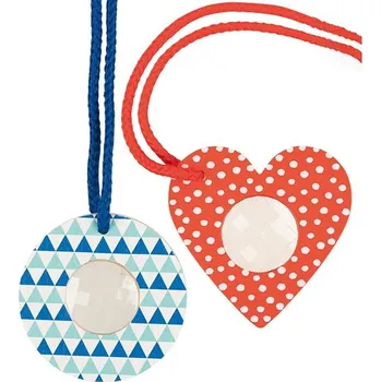 Dřevěná hračka Drobné hračky - Muší oko dřevěné s poutkem, 1ks (Goki)