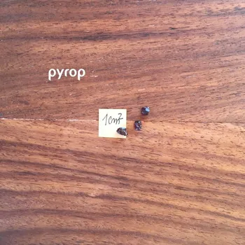 Přírodní kámen PYROP