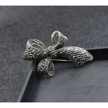 Brož B-TOP Vintage brož s černými krystaly MAŠLE Typ: Typ 2