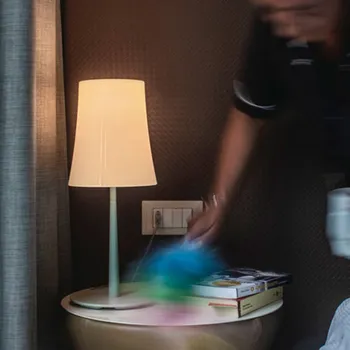 Lampička Foscarini Birdie Easy stolní lampa šalvějová - výška stínidla 20 cm; délka napájecího kabelu 160 cm 1 x 57 W - Doprava zdarma