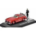 Mercedes Benz 300SL Gullwing W198 s lyžemi a figurkou 1:43 - Schuco Mercedes 300 SL Gullwing (W198) 1954 s lyžemi - kovový model auta