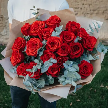umělá květina Kytice červených růží (různé velikosti se zelení) Luxusní kytice