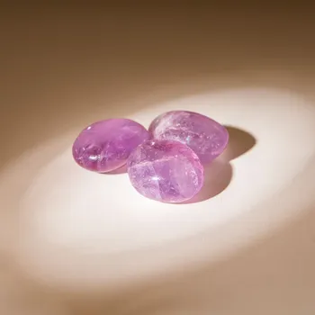 Oblázek Ametyst malý leštěný minerál