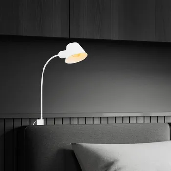 Lampička Briloner Nástěnné světlo Brello, šroubovací připevnění bílá - délka kabelu se zástrčkou 180 cm; základna - výška 4 cm, šířka 4 cm 1 x 10 W - Doprava zdarma