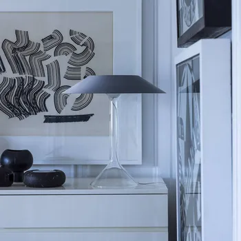 Lampička Foscarini LED stolní lampa Chapeaux M, šedá - Délka kabelu 155 cm šedá, čirá 1 x 7,5 W LED - Doprava zdarma