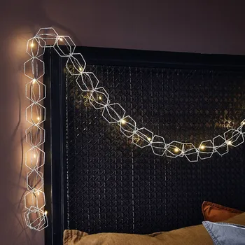 Lampička Markslöjd LED světelný řetěz Serve, 20 zdrojů, stříbrná - dekorativní prvky - délka 5,5 cm, šířka 5,5 cm; vzdálenost mezi LED 10 cm; délka kabelu 150 cm 20 x 0,03 W LED
