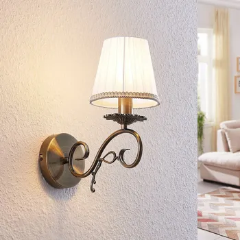 Lampička Nástěnné svítidlo Lindby Finnick, barva staromosaz, 34 cm, E14 - Stínidlo - Ø 14 cm, výška 13 cm; Ø nástěnného držáku 12 cm bílá, starožitná mosaz 1 x 40 W - Doprava zdarma