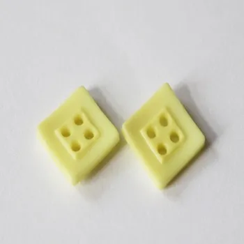 Knoflík knoflik sv.zelený čtverec 53757/30 - Sv.zelená, 15x15mm