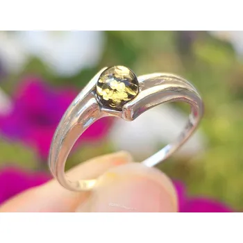 Prsten Zelený jantar kulatý prsten stříbro Ag 925/1000 2,2g vel.59