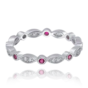 Prsten MINET Stříbrný prsten s červenými zirkony Velikost prstenu: 55