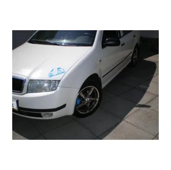 Polep vozidla SAMOLEPKA Škoda Fabia RS 002 karikatura levá (10 - červená) NA AUTO, NÁLEPKA, FÓLIE, POLEP, TUNING, VLASTNÍ TEXT, TISK, AUTOSAMOLEPKY.cz, POLEPY, OBRÁZEK, LOGO, SAMOLEPKY