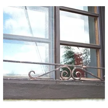 Parapet Předokenní kovaný držák truhlíku 4