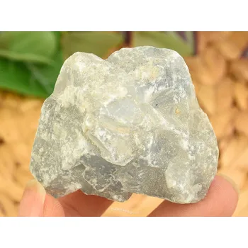 Přírodní kámen Přírodní celestýn krystal z Madagaskaru 119g