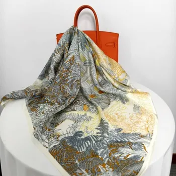 Šátek Hedvábný šátek bílo-béžový 90x90 cm v dárkovém balení, HEDVÁBNÝ SVĚT