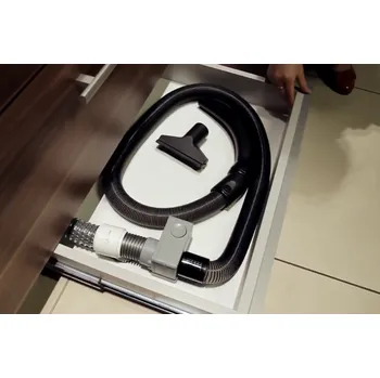 Vysavač Speed Leo DRAWER - Natahovací hadice (5 m) - pro rychlý a snadný úklid. (Ideální pomocník pro rychlý úklid, který nepřekáží a je stále po ruce. Smrštěnou hadice lze snadno natáhnout až do délky až 5 metrů.)
