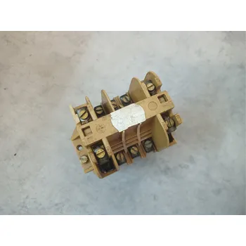 Stykač DDR ESGO VEB D16 - TGL 5352 vzduchový stykač BI.1 16A cívka 220V 50Hz Varianta: D16 - TGL 5352 BI.1 25A cívka 220V 50Hz - ULOMENÉ PŘEPÁŽKY