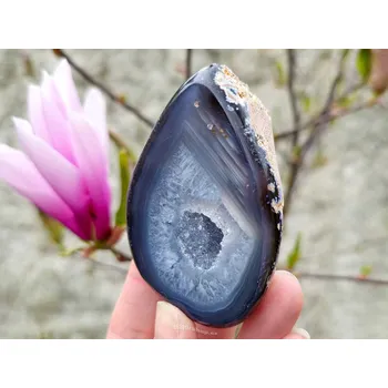 Přírodní kámen Geoda achát přírodní s dutinou Brazílie 143g