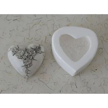Silikonová forma - Srdce s růžemi malé 72 x 65 x 34 mm