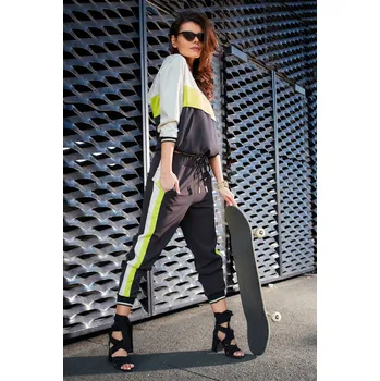 Volné kalhoty s pruhy v kontrastních barvách A266 Barva: Světle zelená, Velikost: XL