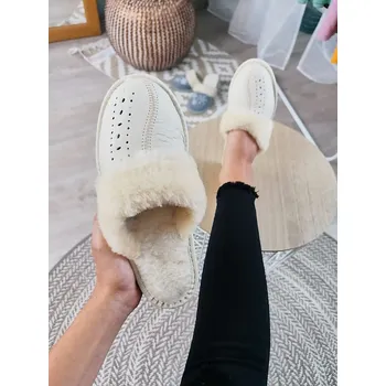 Dámské pantofle Dámské kožené papuče model 39 krémové prošívané podpatek, VELIKOST 36